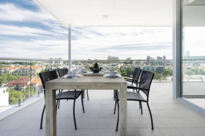 Minimalist Penthouse Condo with Skyline Vistas, Perth